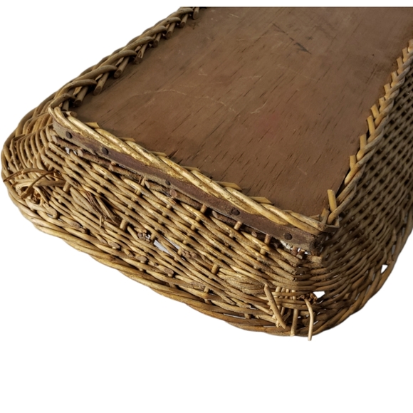 Mexican Vintage Handcrafted Feather Paint Wicker Tray - Picture 4 of 7